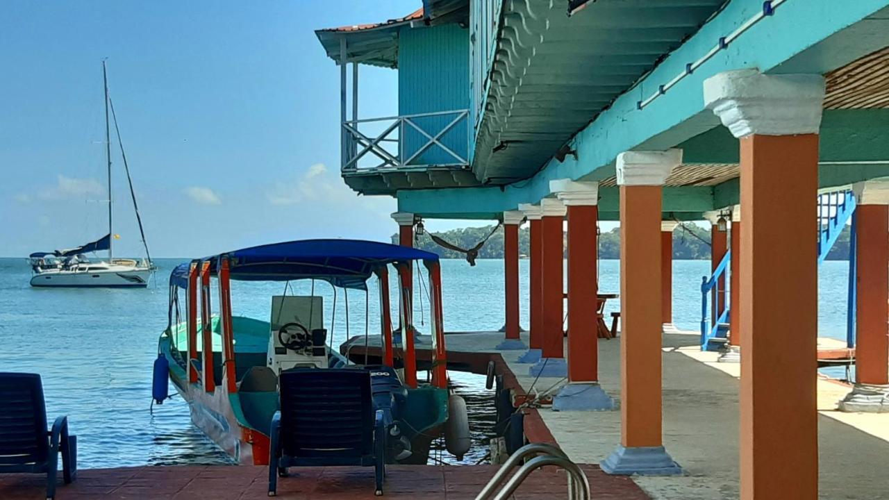 Hotel El Delfin Livingston Exterior photo